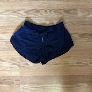 Lululemon Hotty Hot Shorts Sz 6